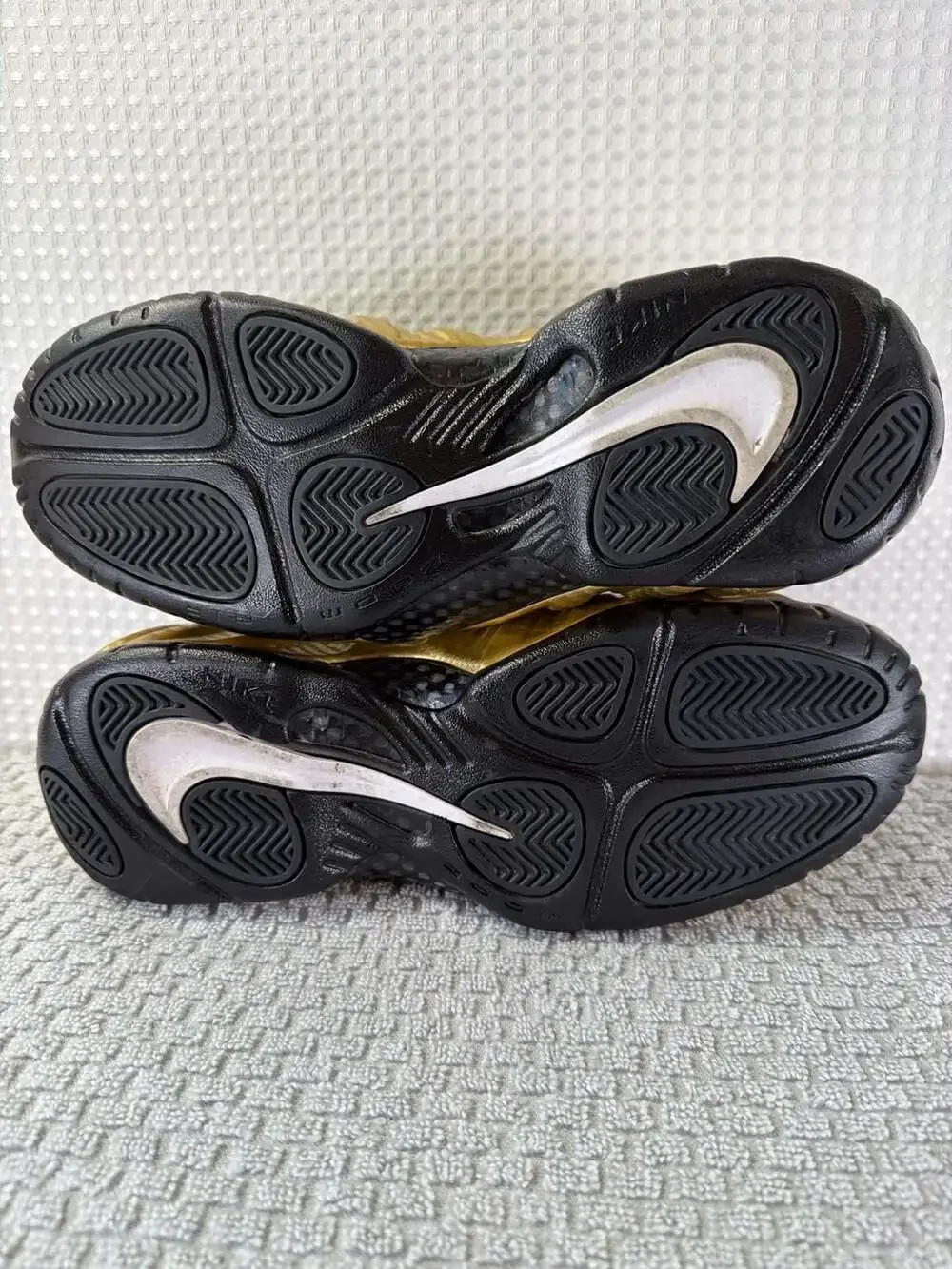 Nike 5821 scuffs